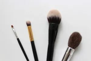 Bransoletki z kamieni – jak je nosić?